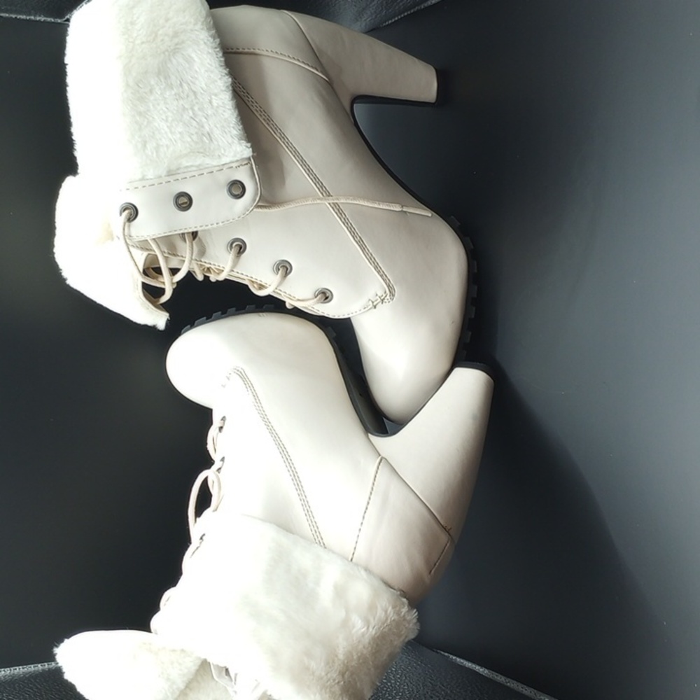 Ankle Boot - Picture 2 of 2
